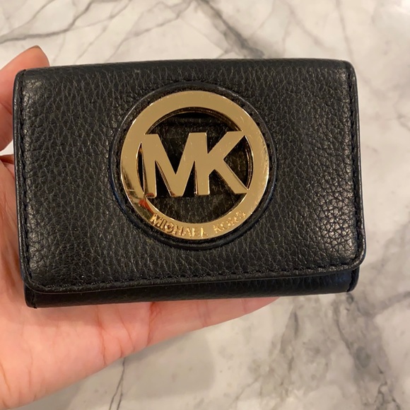 Authentic Michael Kors leather card holder - Picture 1 of 5
